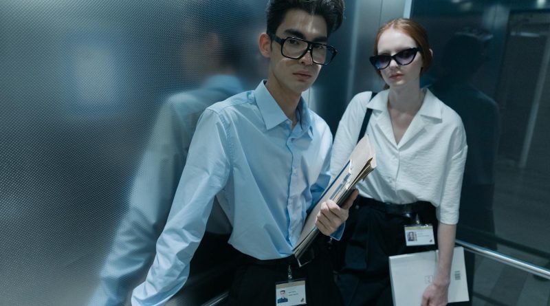 Bursa’da Asansör Boşluğuna Düşen 17 Yaşındaki Genç Ağır Yaralandı