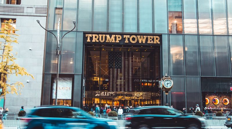 Donald Trump, 2024 Başkanlık Seçimleri İçin Yeniden Aday Olacağını Açıkladı