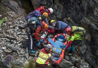 Kastamonu’da Kayalık Bölgede Kaza: 3 Metre Yükseklikten Düşen Genç Kız Yaralandı