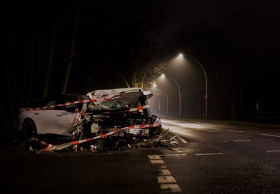Kastamonu’da Trafik Kazası: Dereye Devrilen TIR’ın Şoförü Ağır Yaralandı