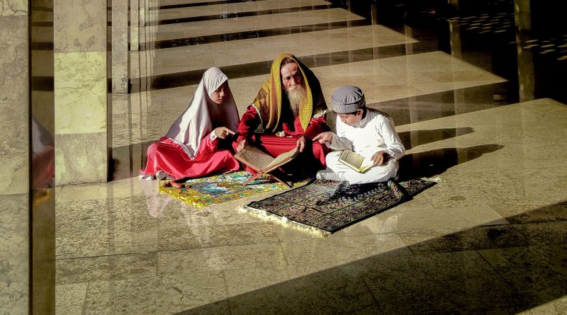 Edremit Şehitlik Camii’nde Yaz Kur’an Kursu öğrencilerine ‘Hazret-i Peygamber’ semineri