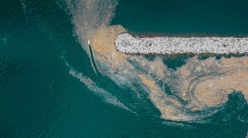 Akdeniz’de Mikroplastik Alarmı: Su Altı Kirliliği Yüzeyden 3 Kat Daha Fazla