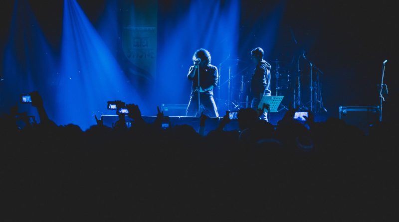 Sahne Performansıyla Şaşırttı: Ünlü Oyuncudan Sibel Can Benzetmesi