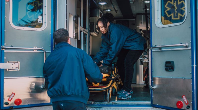 Hatalı Park Yüzünden Ambulansın Yolu Kapandı: Müdahale Gecikti
